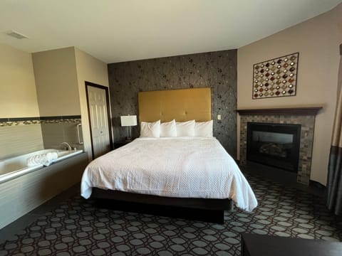 Mt. Baker Suite | Premium bedding, down comforters, pillowtop beds, individually decorated