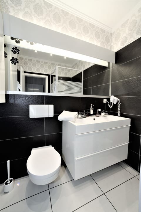 Triple Room | Bathroom sink