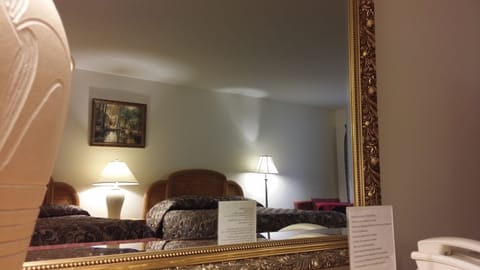 Standard Room, 2 Queen Beds | Room amenity
