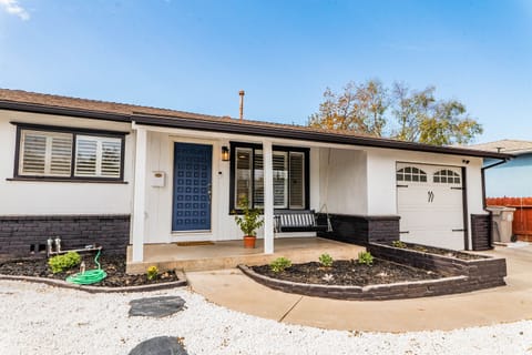 Welcome to the Arden Family House! Comes with a fully stocked kitchen.