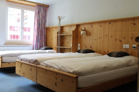 Triple Room | Hypo-allergenic bedding, down comforters, in-room safe