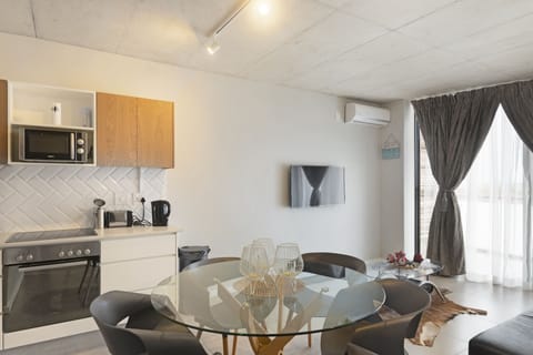 Apartment (2 Bedrooms) | Living area | 40-inch Smart TV with satellite channels, TV, Netflix