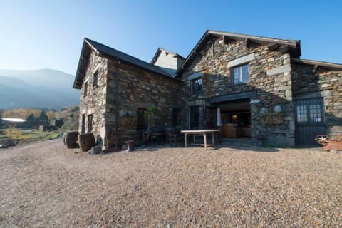 Mountain Cottage Sawyers external front