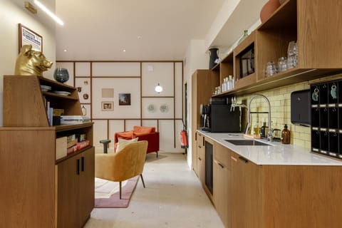 Connecting rooms | Shared kitchen | Microwave, electric kettle, highchair