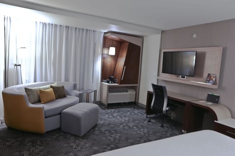 Standard Room, 1 King Bed with Sofa bed | Premium bedding, memory foam beds, desk, laptop workspace