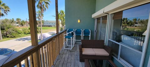 Apartment, Multiple Beds, Patio, Garden View | Property grounds