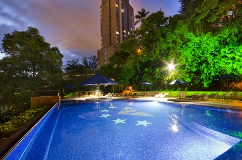 Outdoor pool, pool umbrellas