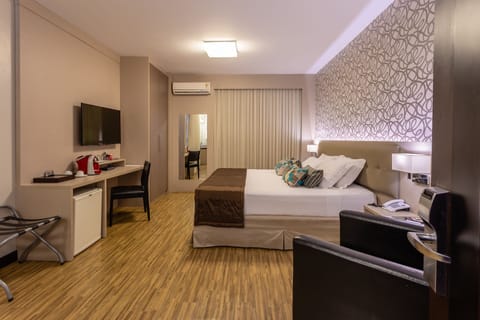 Executive Double Room, Bay View (Suite) | Premium bedding, minibar, in-room safe, desk