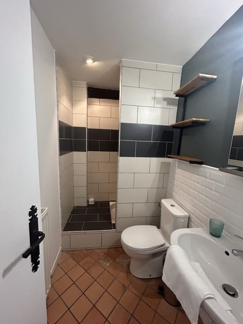 Free toiletries, towels