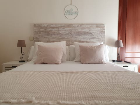 Superior Room, 1 Double Bed | Free WiFi, bed sheets