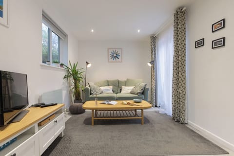 Chalet | Living area | 30-inch TV with digital channels