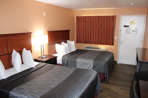 Deluxe Double Room | Pillowtop beds, desk, blackout drapes, soundproofing