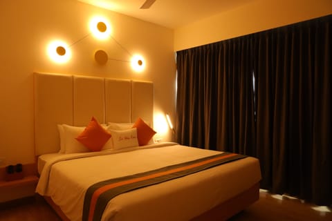 Connect Room | Premium bedding, memory foam beds, minibar, in-room safe