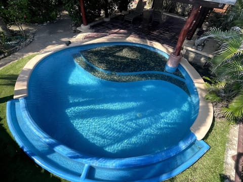 Shallow, sloped entry is ideal for little ones.