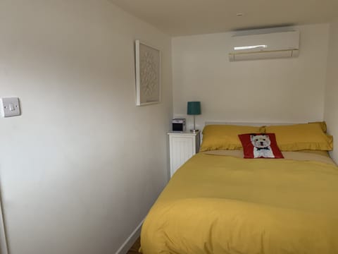 Cottage | 1 bedroom, iron/ironing board, free WiFi, bed sheets