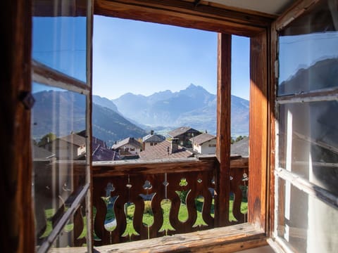 Sky, Building, Window, Shade, Wood, House, Mountain, Real Estate, Facade