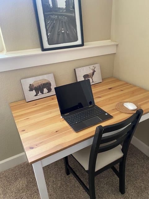 Lower Bedroom - Workspace