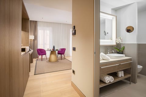 Junior Suite 2 | Premium bedding, down comforters, memory foam beds, minibar