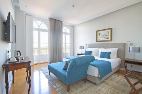 Exclusive Double Room | Minibar, in-room safe, individually decorated, individually furnished