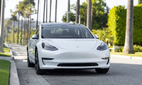 Tesla Model 3 2023 (DM to Rent)