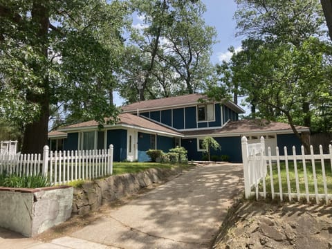 Front photo with driveway