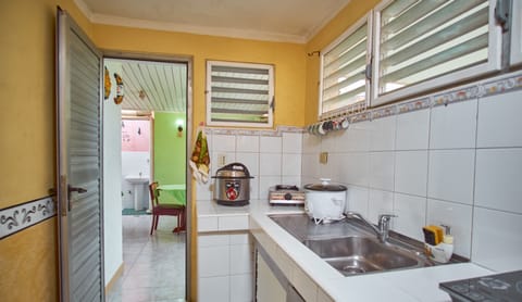 Traditional Room | Private kitchenette | Fridge, electric kettle