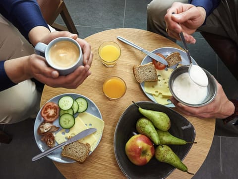 Daily buffet breakfast (EUR 8.5 per person)