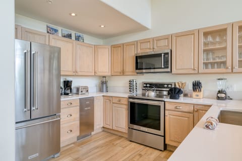 Fully-equipped kitchen.