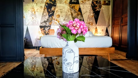 The Sequel | Free WiFi, bed sheets