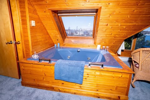 Superior Room | Jetted tub