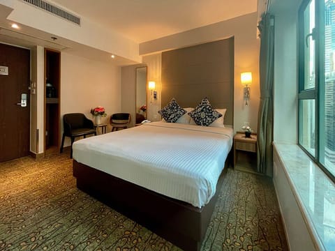 Deluxe City View Double-bed Room | In-room safe, desk, blackout drapes, free WiFi