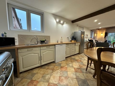 House | Private kitchen | Fridge, microwave, electric kettle