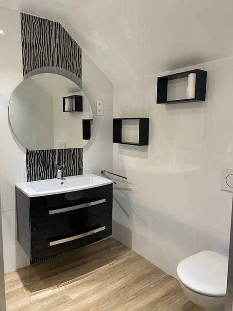 House | Bathroom | Shower, hair dryer, towels