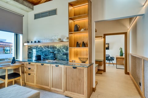 Luxury Suite with Sea and Castle View | Private kitchenette | Mini-fridge, espresso maker, coffee/tea maker, electric kettle