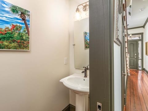 Waldburg Terrace, 1st floor half bathroom