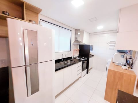 Basic Apartment | Private kitchen | Fridge, microwave, blender, cookware/dishes/utensils