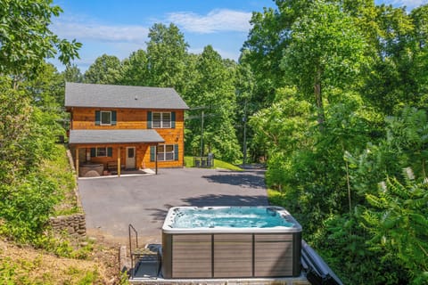 Hidden Gem by Mountain Time Cabin Rentals-total privacy 10 mins from downtown Gatlinburg