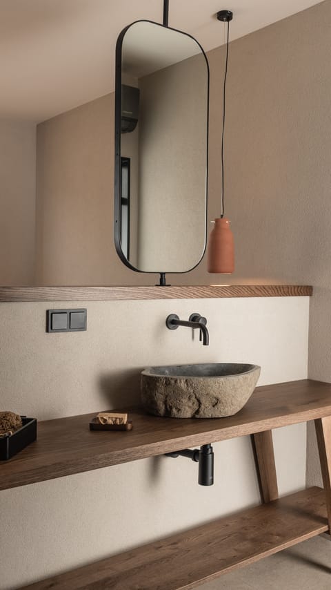 Shower, hair dryer, bathrobes, slippers