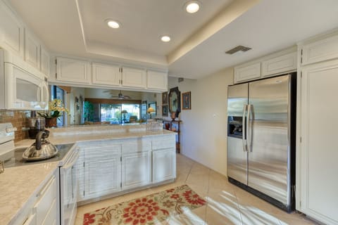 K0149 - Kitchen to LR