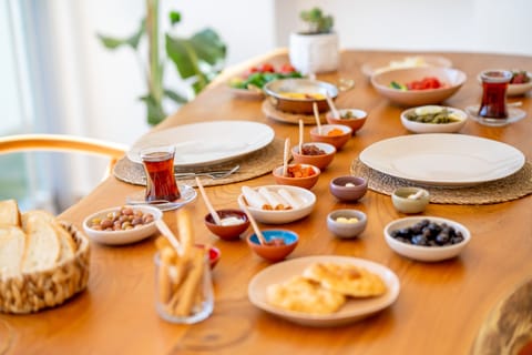 Free daily full breakfast