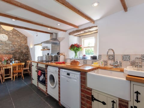 Kitchen area | Ffynnonddewi Farmhouse - Farm House Cottages, Solva, near St Davids