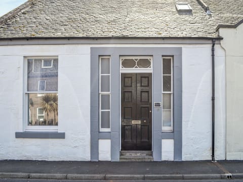 Exterior | Dezzy’s, Montrose