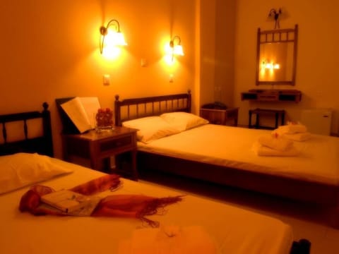 Minibar, blackout drapes, free WiFi, bed sheets