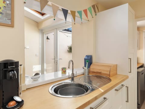 Kitchen area | Y Ty Glas, New Quay
