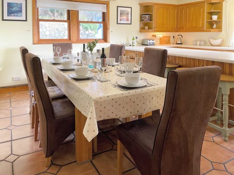 Kitchen/diner | Innish - Innish Holidays, Clachan Seil