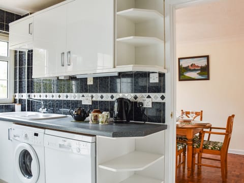 Kitchen | Brookside, Treoes