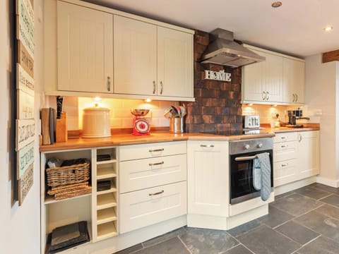 Kitchen area | The Old Cowshed, St Ishmael’s, near Haverfordwest