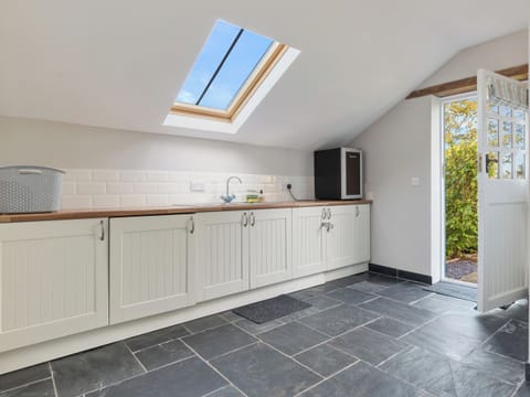 Kitchen area | The Old Cowshed, St Ishmael’s, near Haverfordwest