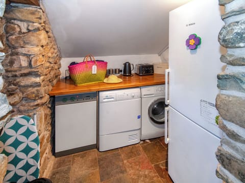 Utility room | Ty Dewi - Farm House Cottages, Solva, near St Davids
