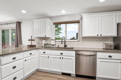 "Wonderful for our trip to celebrate my 50th birthday. Lots of great restaurants in a short walk. The house was clean and well provisioned." - Colleen